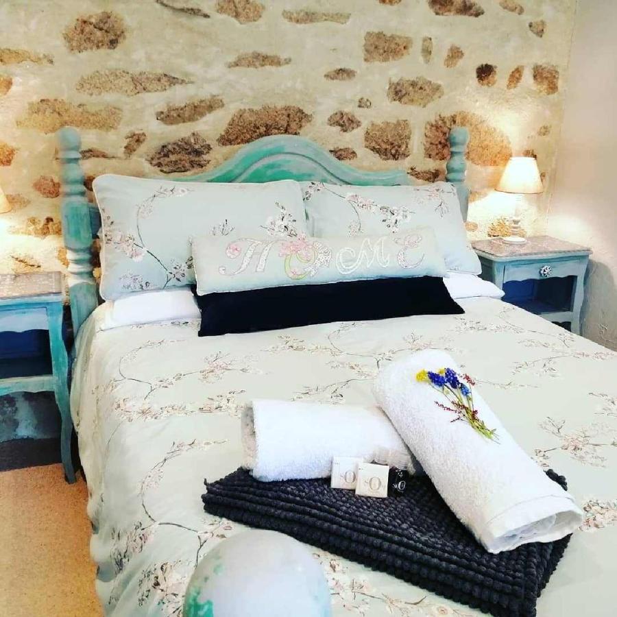 Montrollet La Grange Ancienne Bed & Breakfast エクステリア 写真